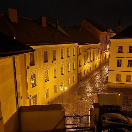 Velke Studio Na Velkem Namesti S Vybavenou Kuchyni Hradec Králové Eksteriør bilde